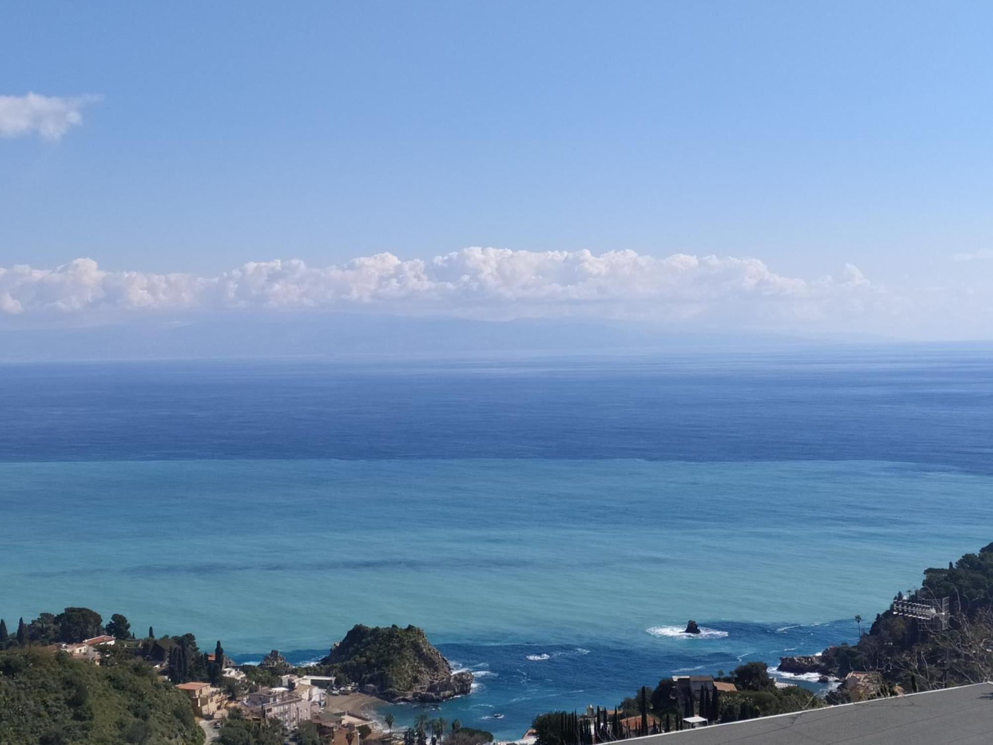 Blue Sky House Bed & Breakfast ตาออร์มินา ห้อง รูปภาพ